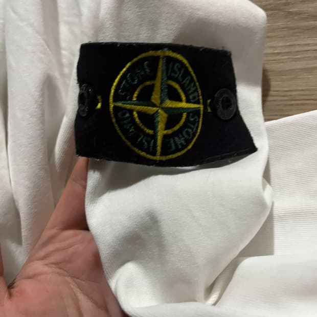 스톤아일랜드 맨투맨 흰색