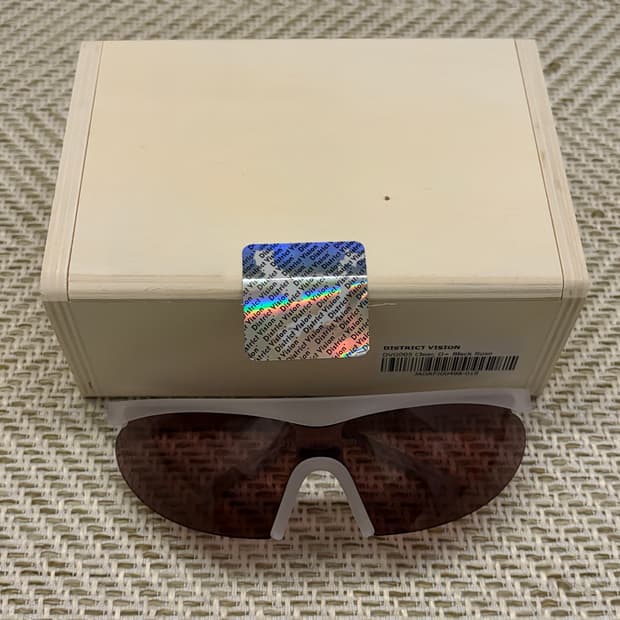 디스트릭트비전 코하루 클리어 블랙로즈