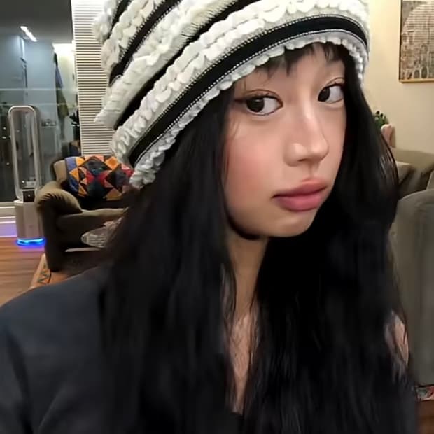 AWESOME NEEDS 어썸니즈 SUGARLOAF HAT