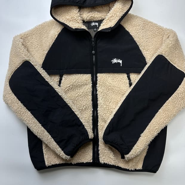 STUSSY 스투시 쉐르파 패널드 후드 자켓