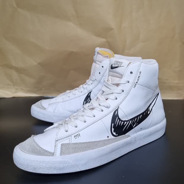 나이키 블레이저 미드77 스케치 260