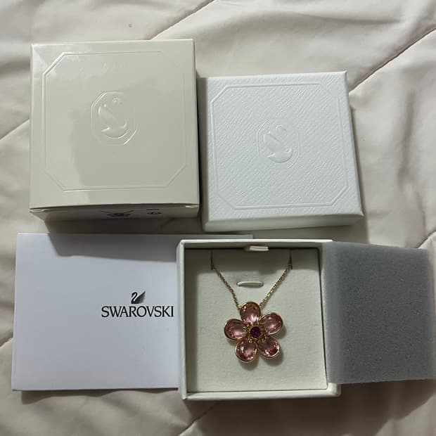 스와로브스키 꽃 펜던트 목걸이