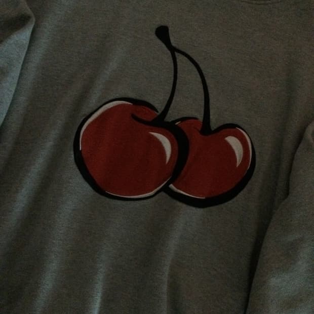 키르시 회색 맨투맨