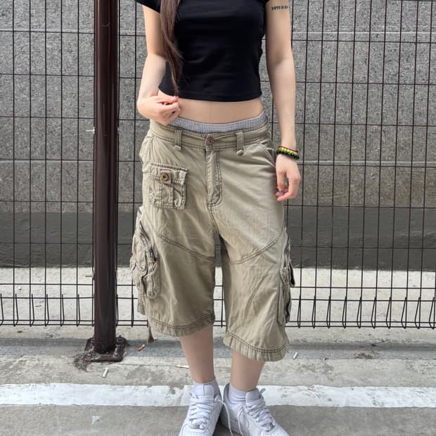 빈티지 카키 멀티포켓 카고 반바빈