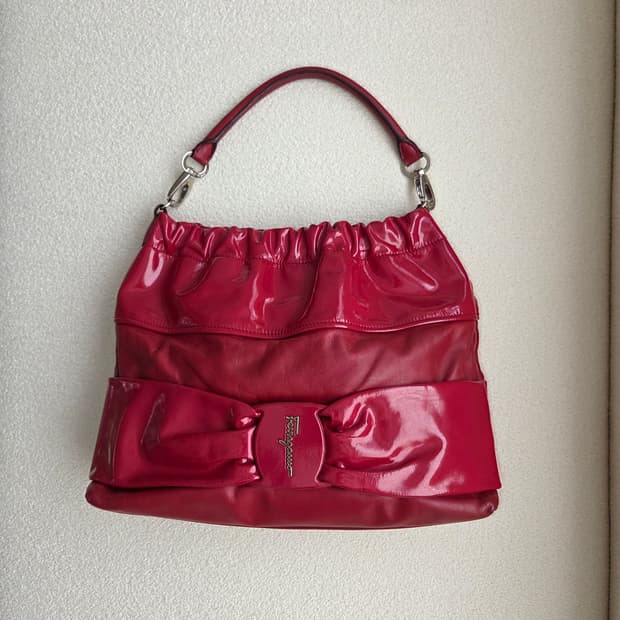 페라가모  리본솔더백