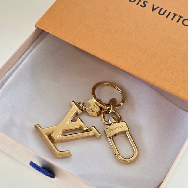 루이비통 LV 파셋 키홀더 백참 m65216