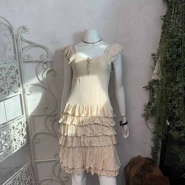 Beige bohemian punching ruffle knit ops