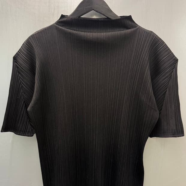 Issey Miyake 이세이 미야케 플리츠 플리즈 하이넥 반소매 티셔츠