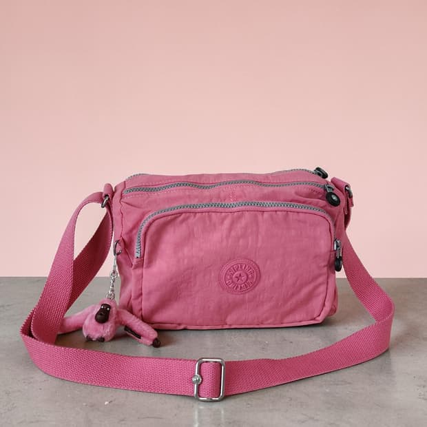 키플링 핑크색 크로스백 + 키링