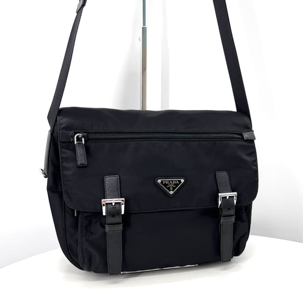 프라다 나일론 삼각로고 메신저백 크로스백 블랙 