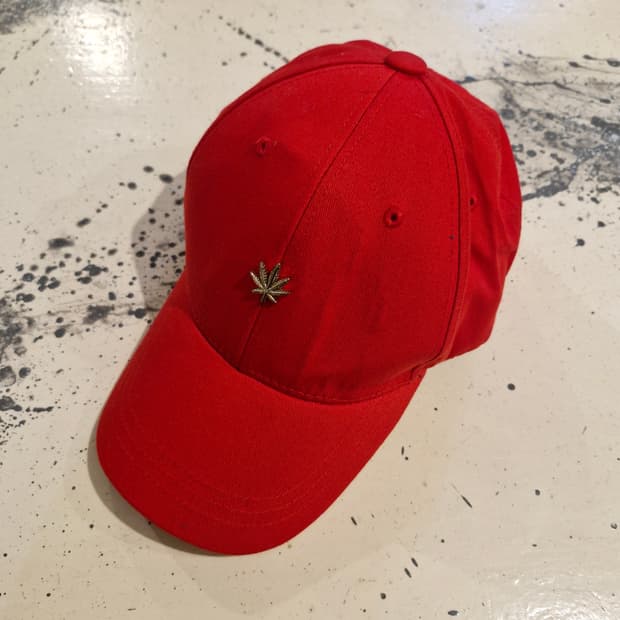 헤이터 골드 마리화나 볼캡 레드