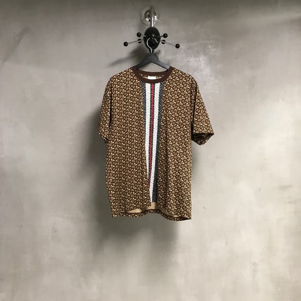 버버리 반팔 티셔츠 M