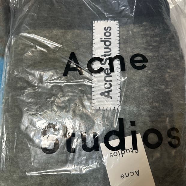 아크네 스튜디오 모헤어울머플러 그레이 남여공용