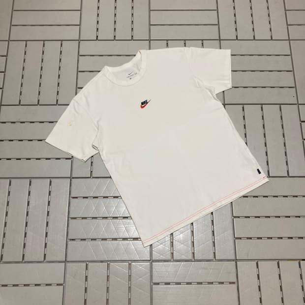 [L]나이키 자수 맥스90 반팔티 화이트 0671