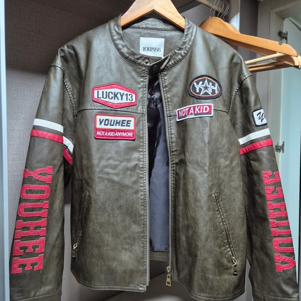 유희 와펜 디테일 바이커 자켓 FREE