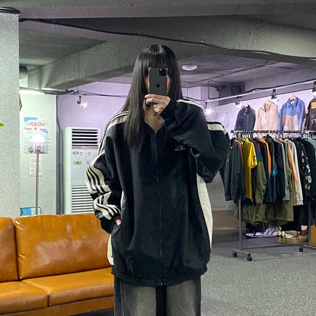 아디다스 블랙&화이트 삼선 올드스쿨 바람막이 자켓 B4386