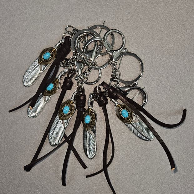 핸드메이드 레더스트링 터키석 메탈페더 키링 ( OS ) / 11530