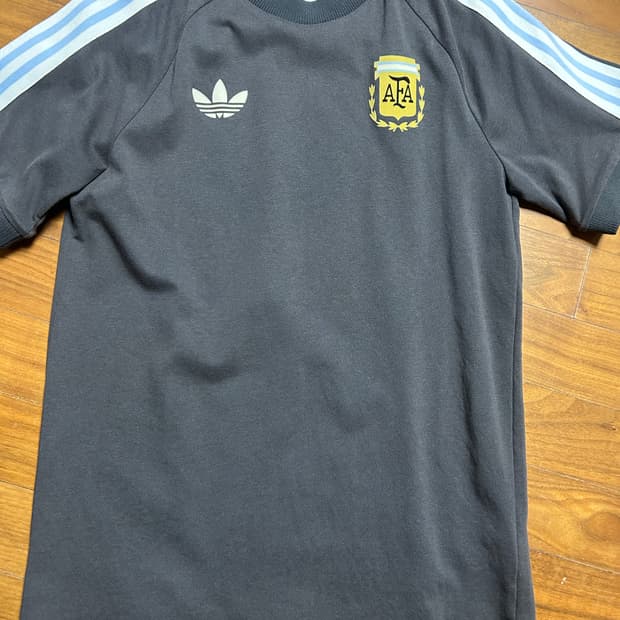 아디다스 반팔티