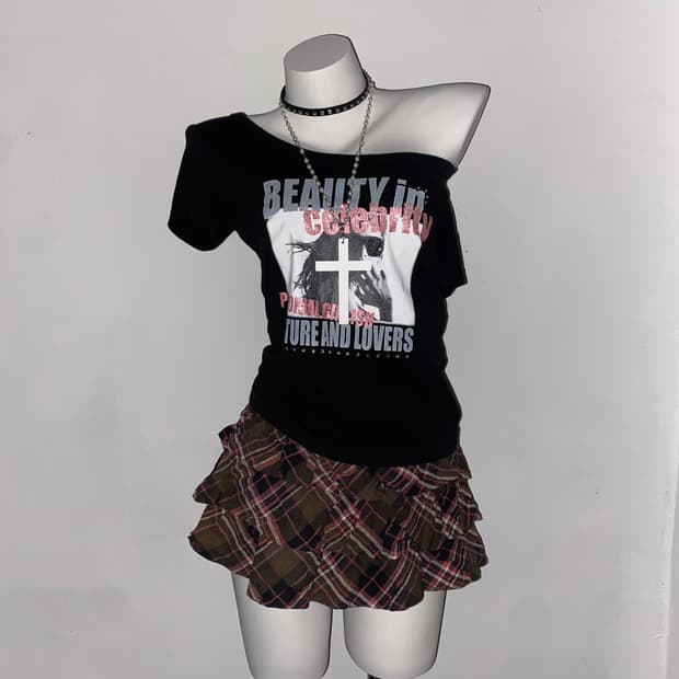 COLZA Celebrity y2k T-shirt