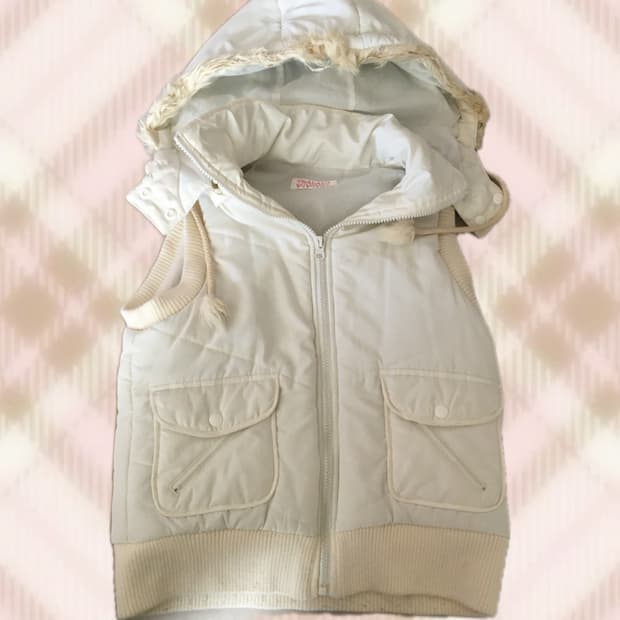 트랄라라 화이트 후드 조끼 패딩 히메 라떼 오네 갸루 러블리 로걀 빈티지