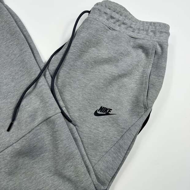 나이키 퓨추라 테크팩 그레이 조거팬츠 (XL)