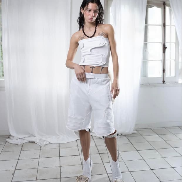 BIKER BANDING SWEAT SHORT IN WHITE