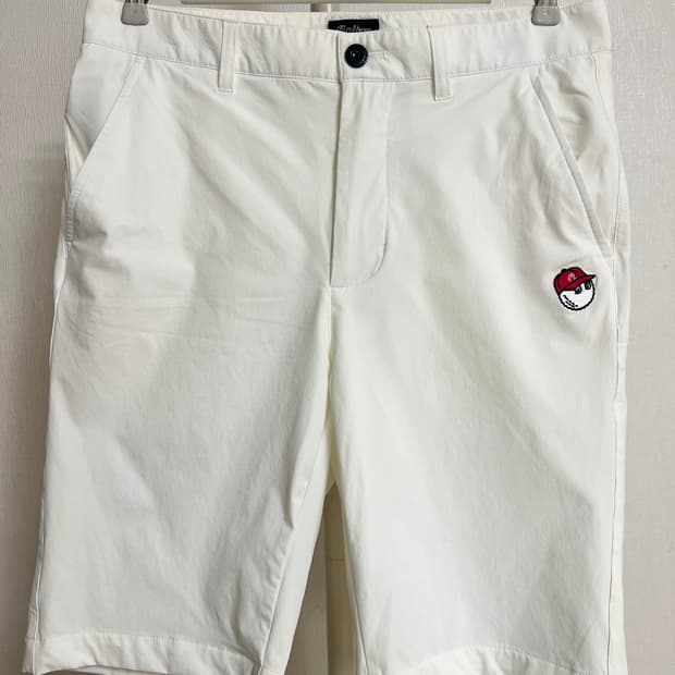 Malbon Golf 말본 골프 버킷 캐릭터 자수 쇼츠 화이트 (32)