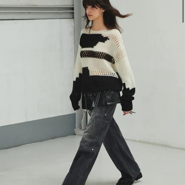 다이애그널(DIAGONAL) 레이어드 펀칭 배색 니트