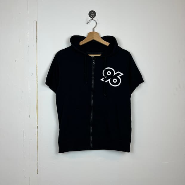 O182 JPN KRONEKO 블랙 캐릭터 빽 프린팅 반팔 후드집업 M