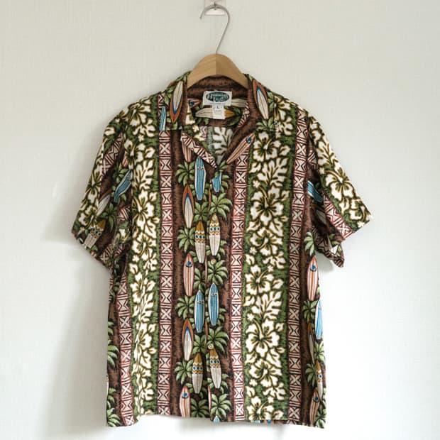 90s Hawaiian shirt