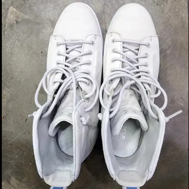 언더아머  스웨이드 하이탑 270