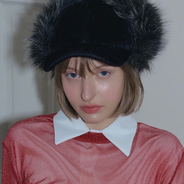 포에지담 SHAGGY EARFLAP CAP