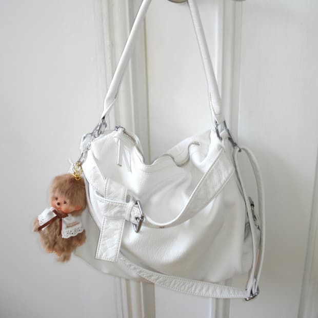 아워캐비넷 y2k belt bag (white)