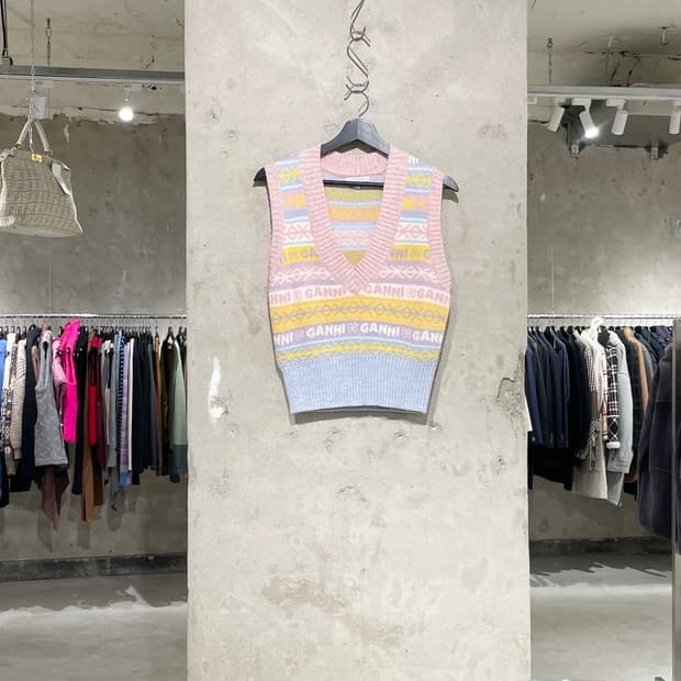 가니 믹스 그래픽 V넥 울 니트 베스트