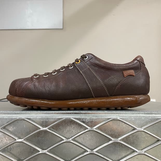 캠퍼 벨로타스 레더 스니커즈 42