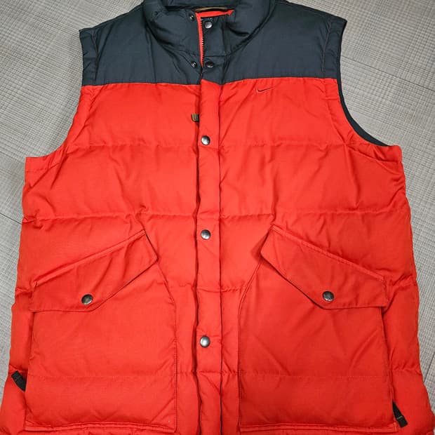 나이키 구스다운 패딩 쪼끼