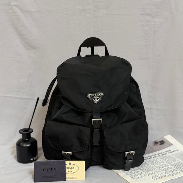 프라다 나일론 포코노 투포켓 백팩 미디움