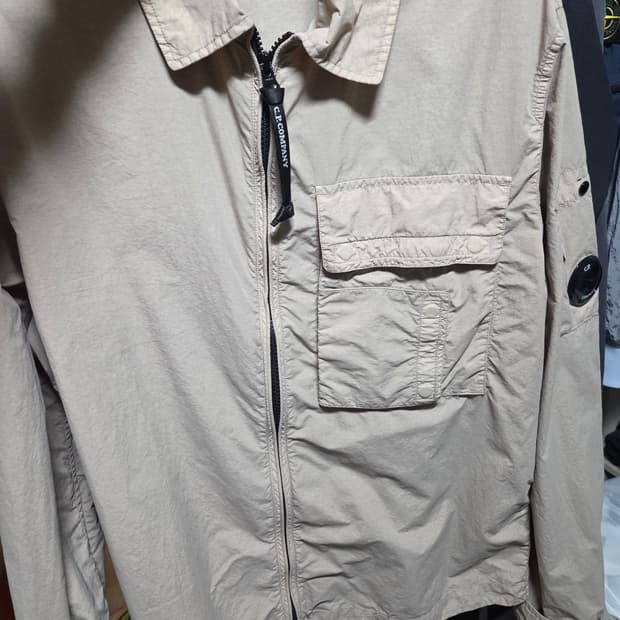 Cp컴퍼니 오버셔츠 플랫나일론 코블스톤 L