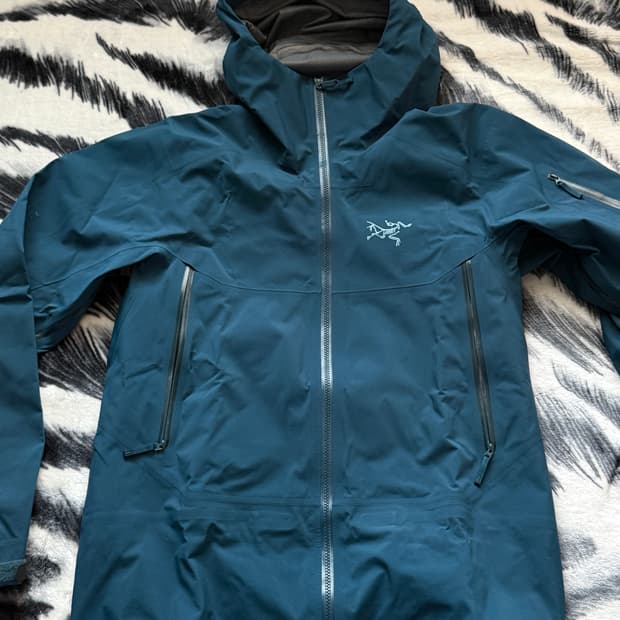 아크테릭스 세이버AR (M)