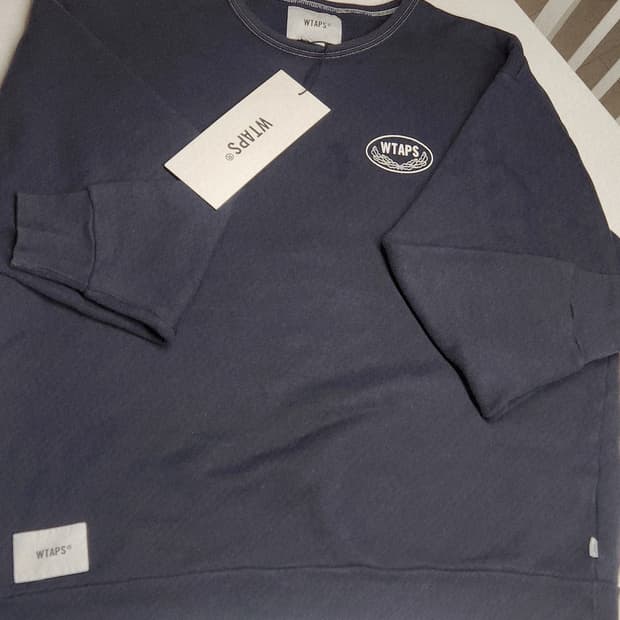 더블탭스 맨투맨