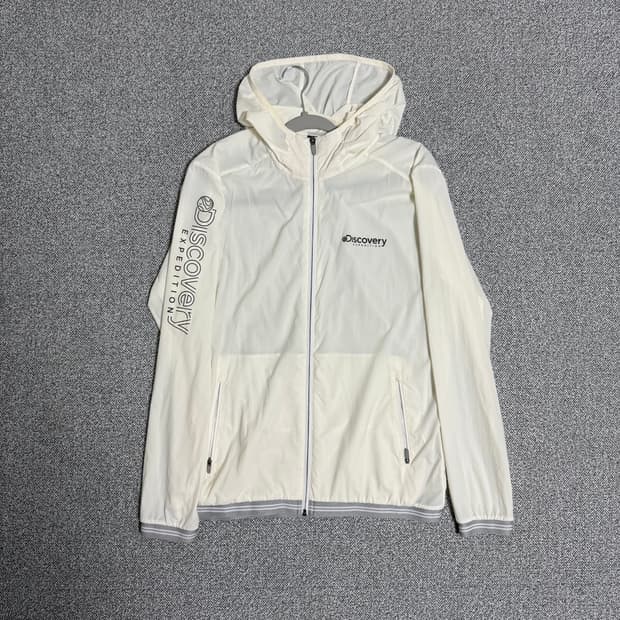 디스커버리 바람막이 아이보리 100 윈드브레이커