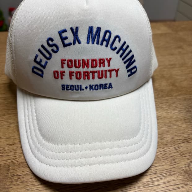 데우스 마키나 흰색메쉬 볼캡(새상품)