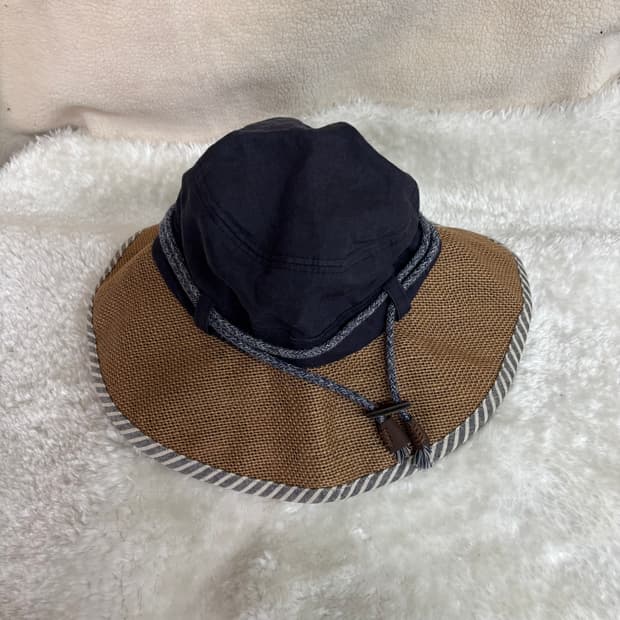 밀레(Millet) 배색 버킷햇