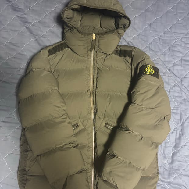 스톤아일랜드 심리스 패딩