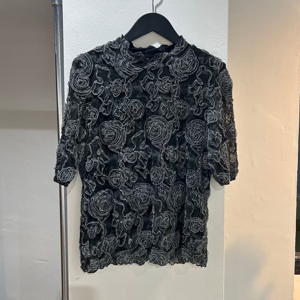 블랙 플라워 mesh top