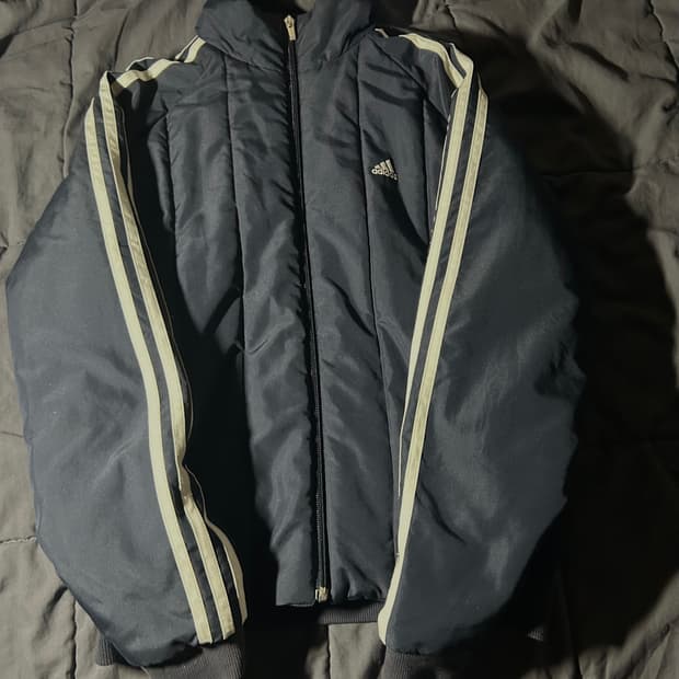 아디다스 경량점퍼