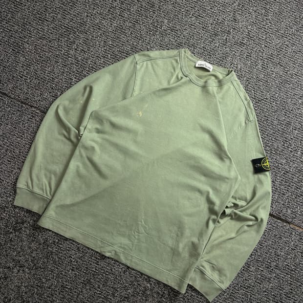 스톤아일랜드 정품 와펜 패치 롱슬리브 맨투맨 2537