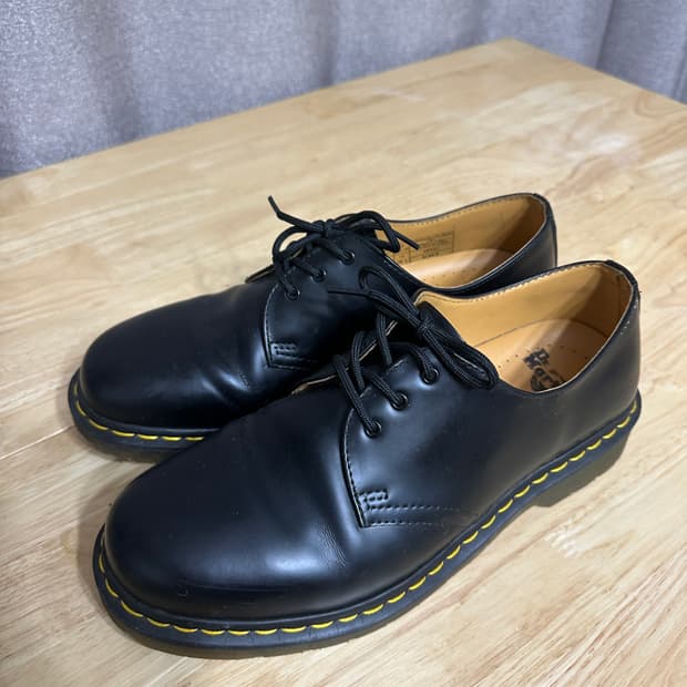 닥터마틴 1461 42사이즈