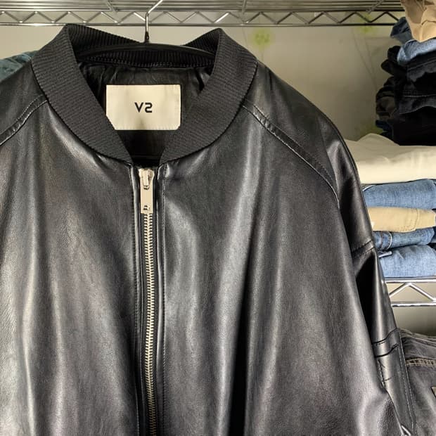 [L] V2 비건 레더 블루종 재킷