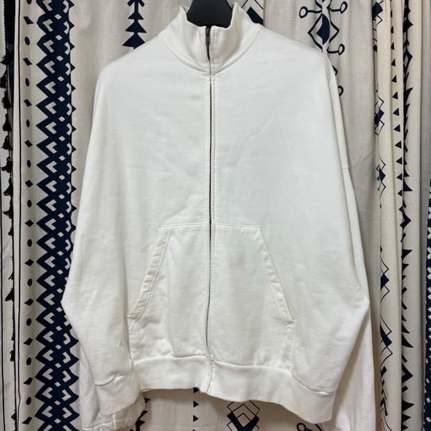 윌리차바리아 / WILLY CHAVARRIA 스웻 집업